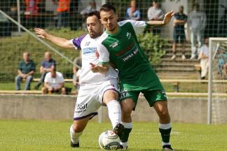 Predrag Gavric (rechts) orientiert sich mit Eugendorf in der Salzburger Liga nach oben. 