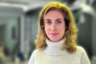 Nadine Sayegh wurde in Beirut geboren, wuchs in Wien auf und ist Unternehmerin und Autorin.  