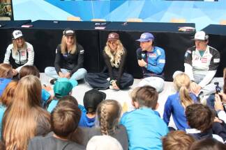 Die Kinder und ihre Stars zum Angreifen. Die Kinder und ihre Stars zum Angreifen.
