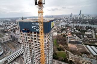 In Kagran entsteht ein Hochhausensemble mit der Bezeichnung „Vienna 22“ – die staatliche ARE, der Projektpartner der Signa, finalisiert das Projekt allein. In Kagran entsteht ein Hochhausensemble mit der Bezeichnung „Vienna 22“ – die staatliche ARE, der Projektpartner der Signa, finalisiert das Projekt allein.