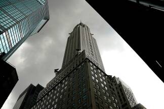 Der Chrysler-Wolkenkratzer in New York ist ein ikonisches Gebäude. Die Sanierung gestaltete sich schwierig – am Ende wurde es für nur fünf Millionen Euro verkauft. Der Chrysler-Wolkenkratzer in New York ist ein ikonisches Gebäude. Die Sanierung gestaltete sich schwierig – am Ende wurde es für nur fünf Millionen Euro verkauft.
