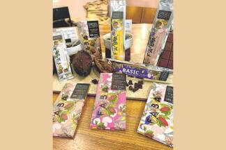 „Faba by Spiegel“: Bean to bar hergestellte Schokoladen und Trinkschokoladen. „Faba by Spiegel“: Bean to bar hergestellte Schokoladen und Trinkschokoladen.