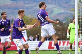 Paul Lipczinski (rechts) schoss Austria Salzburg in Führung.  Paul Lipczinski (rechts) schoss Austria Salzburg in Führung.