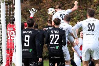 Schwarzachs Markus Pamminger erzielte nach einem Standard per Kopf das 1:0.  Schwarzachs Markus Pamminger erzielte nach einem Standard per Kopf das 1:0.