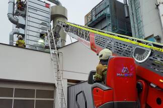 Der Brand konnte über die Steigleitung des Silos und eine Öffnung für den Feuerwehrschlauch rasch unter Kontrolle gebracht werden. 
