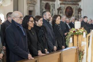Die Regierungsmitglieder gaben ihrem verstorbenen Kollegen Josef Schwaiger die letzte Ehre, im Bild Wolfgang Fürweger, Daniela Gutschi, Marlene Svazek, Stefan Schnöll und Karoline Edtstadler. 