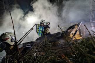 Der Brand konnte rasch unter Kontrolle gebracht werden. Der Geräteschuppen wurde jedoch vollständig zerstört. 