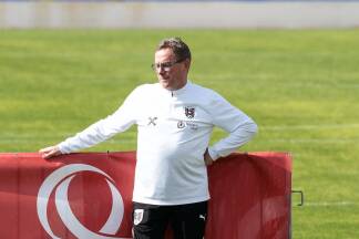ÖFB-Teamchef Ralf Rangnick gibt sich vor dem WM-Quali-Finale entspannt. ÖFB-Teamchef Ralf Rangnick gibt sich vor dem WM-Quali-Finale entspannt.