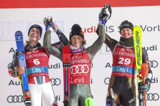 Braathen siegt vor Clément Noël (FRA) und dem Finnen Eduard Hallberg. Braathen siegt vor Clément Noël (FRA) und dem Finnen Eduard Hallberg.