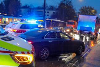 Der Unfall ereignet sich nahe der Christian-Doppler-Klinik. Der Unfall ereignet sich nahe der Christian-Doppler-Klinik.