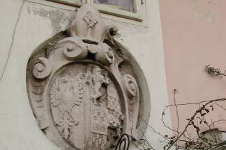 Das Wappen in unversehrtem Zustand. 