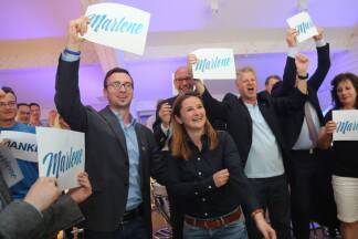 Marlene Svazek mit Hermann Stöllner, Reinhard Rebhandl und Hermann Kirchmeier. 