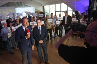 ORF-Liveeinstieg von der FPÖ-Wahlparty. 