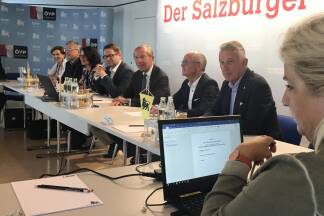 Die ÖVP-Granden versammeln sich.   Die ÖVP-Granden versammeln sich.