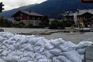 Hochwasser in Mittersill: Lage im Pinzgau entspannt sich Hochwasser in Mittersill: Lage im Pinzgau entspannt sich