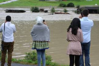 Hochwasser in Mittersill: Lage im Pinzgau entspannt sich Hochwasser in Mittersill: Lage im Pinzgau entspannt sich