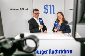 SN-Chefredakteur Manfred Perterer und Stefanie Schenker, Chefin vom Dienst in der Lokalredaktion, analysieren die Stichwahlen live aus dem Schloss Mirabell in Salzburg.   SN-Chefredakteur Manfred Perterer und Stefanie Schenker, Chefin vom Dienst in der Lokalredaktion, analysieren die Stichwahlen live aus dem Schloss Mirabell in Salzburg.