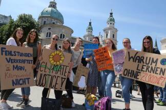 Verena, Laura, Claudia, Verena, Maria, Anna, Eva-Maria, Theresa, Carolin von der HLW Neumarkt.  Verena, Laura, Claudia, Verena, Maria, Anna, Eva-Maria, Theresa, Carolin von der HLW Neumarkt.
