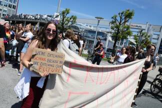 Symbolisch wurde die Porsche-Holding als Ziel gewählt.   Symbolisch wurde die Porsche-Holding als Ziel gewählt.