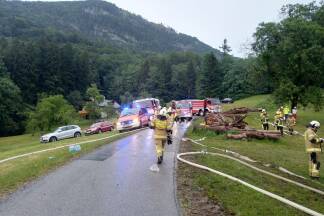 Vollbrand eines Hauses am Gaisberg. 