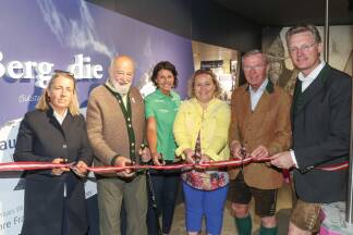Sibylle Kampl, Sepp Forcher, Gerlinde Kaltenbrunner, Nicole Slupetzky, LH Wilfried Haslauer und Johannes Hörl.<br> 