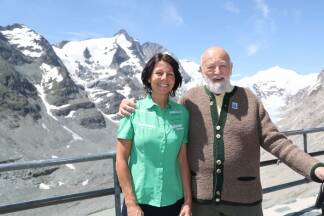 Extrembergsteigerin Gerlinde Kaltenbrunner und Moderatorenlegende Sepp Forcher.  