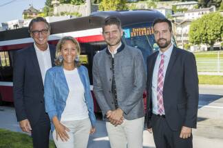  V.l.: Der Vorstandssprecher der Salzburg AG, Leonhard Schitter, Salzburgs Vizebgm. Barbara Unterkofler, Grödigs Bgm. Herbert Schober und Verkehrslandesrat Stefan Schnöll.  
