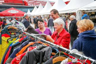 Reges Interesse am Flohmarkt 