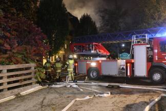 Insgesamt kämpften 150 Feuerwehrleute aus Neumarkt, Straßwalchen, Köstendorf und Eugendorf stundenlang gegen den Brand an. 