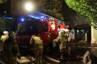 Insgesamt kämpften 150 Feuerwehrleute aus Neumarkt, Straßwalchen, Köstendorf und Eugendorf stundenlang gegen den Brand an. 