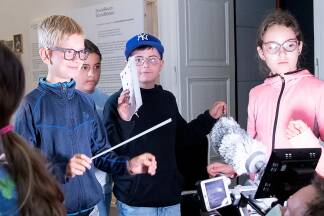 Kinder können in die Rolle eines Dirigenten schlüpfen. 