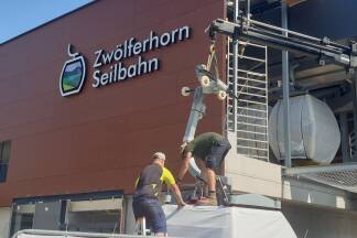 Die 28 Gondeln wurden am Mittwoch eingehängt. 