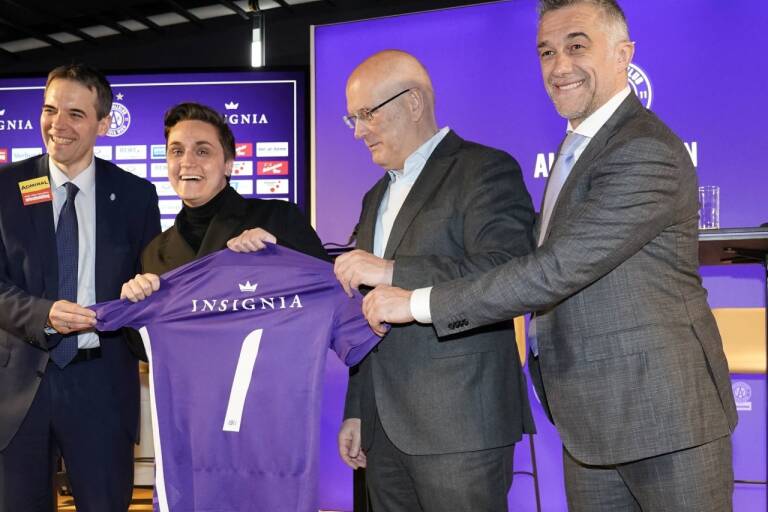 austria-wien-praesentiert-insignia-als-n