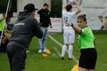 Schiedsrichterin Silke Hohenauer lässt sich auch von Schwarzach-Trainer Mario Krimbacher nicht einschüchtern. 