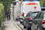 Ein 66-jähriger Bewohner überraschte in seinem Haus in Salzburg-Gnigl zwei Eindringlinge. Seinen Angaben nach wurde der 66-Jährige mit einem Messer bedroht, er griff zur Waffe und schoss. Einer der mutmaßlichen Täter – ein 29-jähriger Ungar – erlag seinen Verletzungen. 