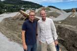 Im Bikepark: Karl Rößlhuber (links), der die Projektidee hatte, und Obmann Franz Gmachl. Nach den regenreichen vergangenen Wochen herrschen jetzt wieder bessere Bedingungen für den Bau. 