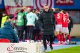 Die Mannnschaft jubelt über das 1:1, Ralf Rangnick plant den nächsten Schachzug.