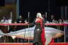 Erika Eloff mit Ensemble und Hai 