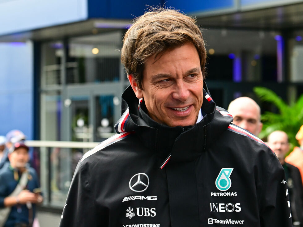 Mercedes verlängert mit Russell und Antonelli – Wolff lässt sich Hintertür offen