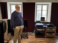 In seinem Musikgeschäft liegt Vinyl im Trend