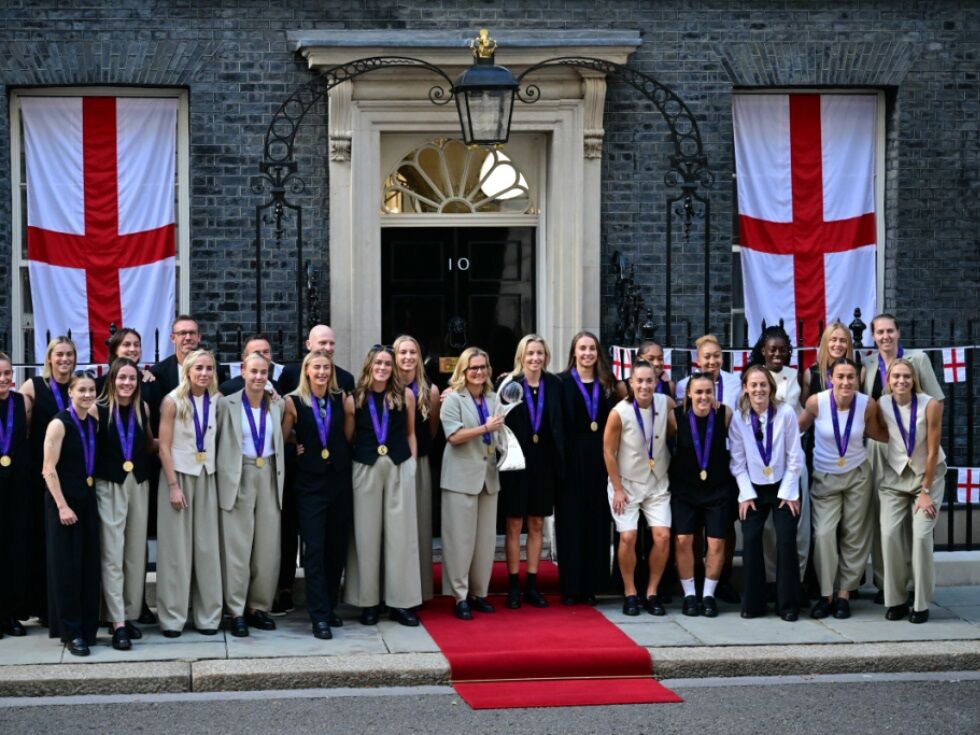 "It's home": Fans und Regierung empfingen Engländerinnen