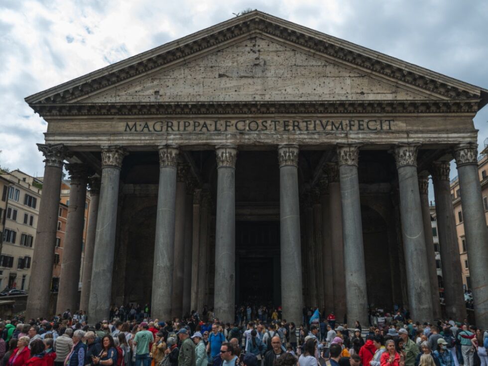 Japanischer Tourist stürzt von Pantheon-Mauer in den Tod