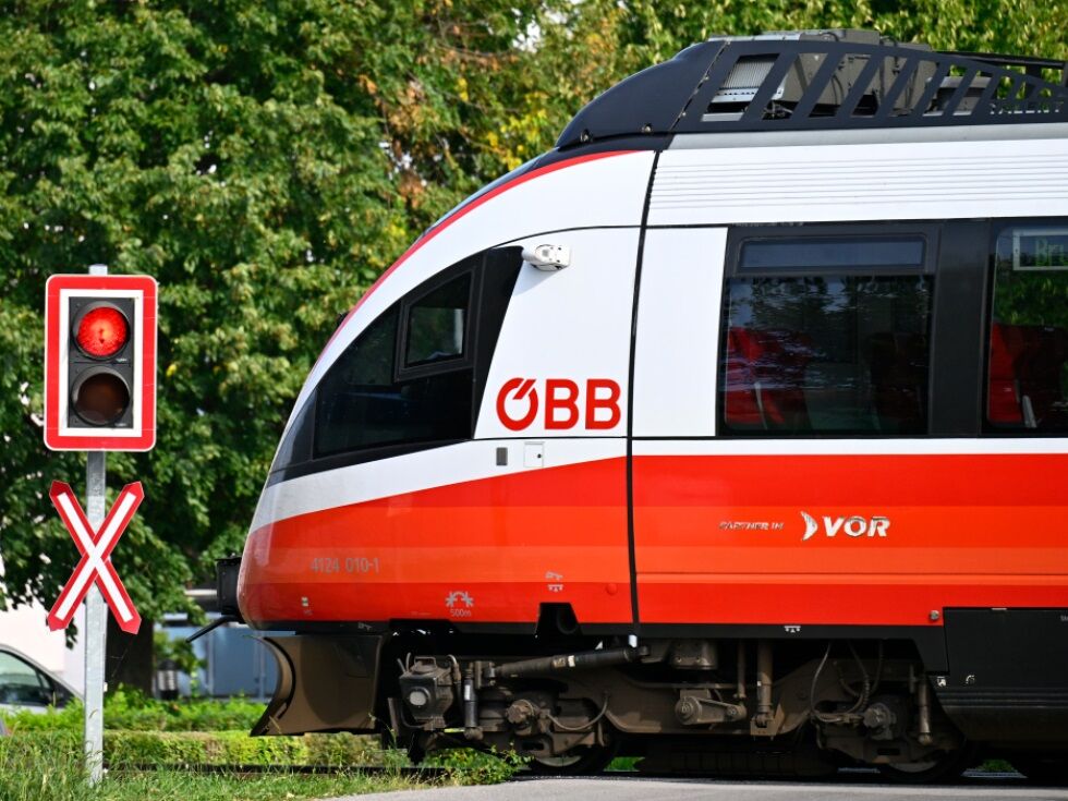 Kärntner Autolenkerin bei Unfall mit Zug unverletzt