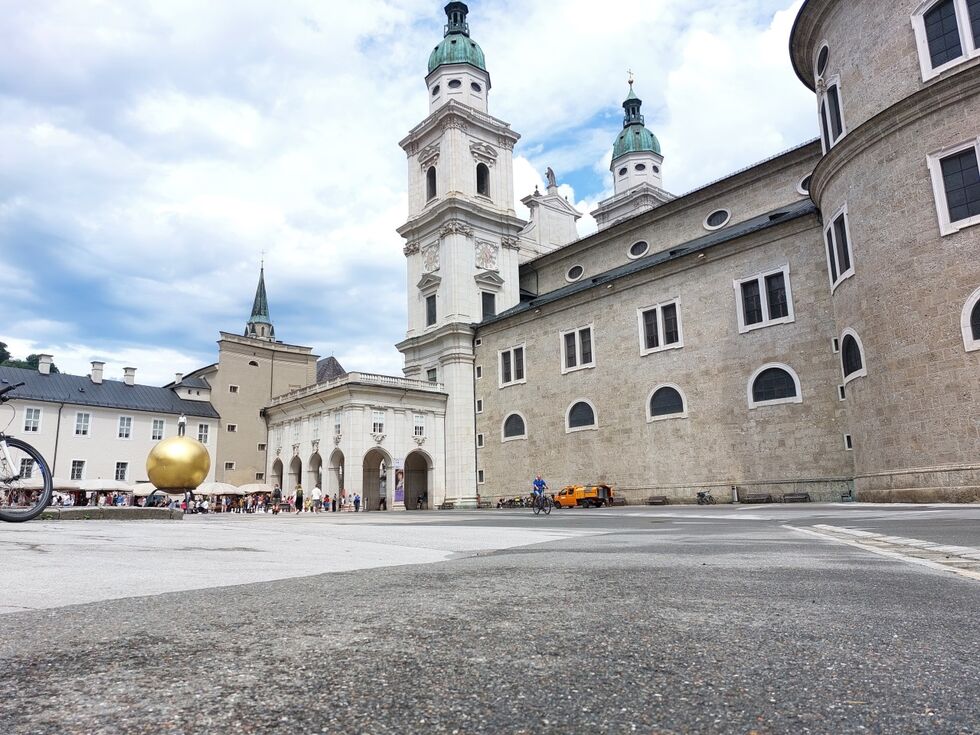 Kapitelplatz in Salzburg dabei: Österreichs neun graueste Betonwüsten wurden gewählt