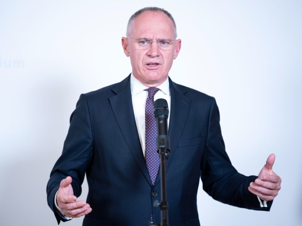 Avstrijski notranji minister Karner se je v Helsinkih sestal s finsko kolegico Rantanen o izvajanju izgonov