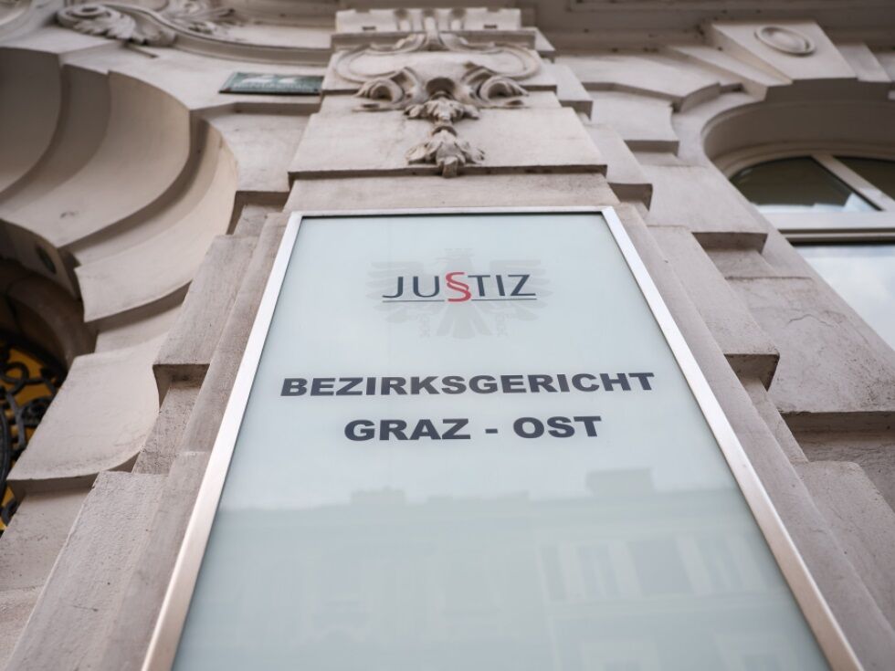 Kind soll im OP mitgeholfen haben: Ärzte angeklagt