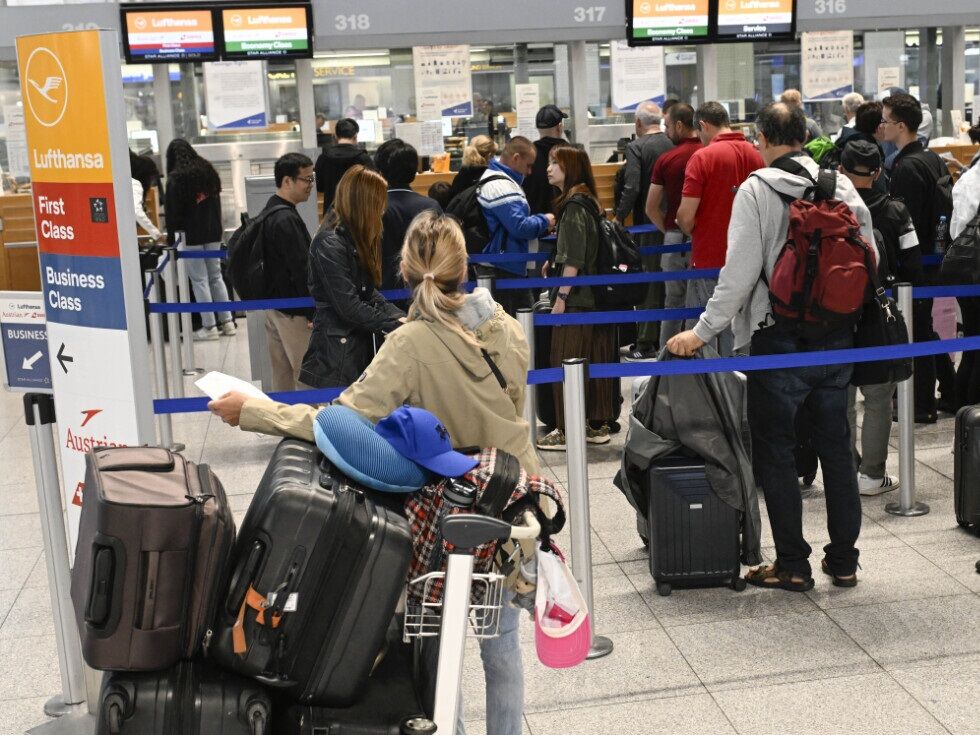 Lufthansa prüft wegen hoher Kosten Streckenstreichungen