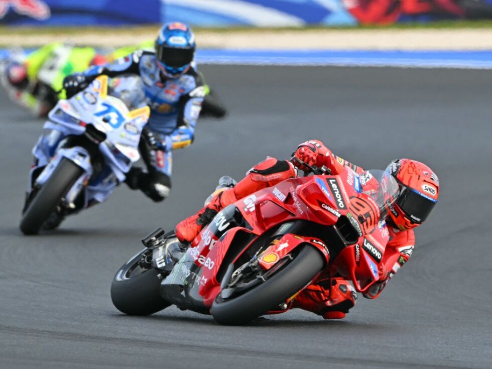 Marc Marquez stürzt im MotoGP-Sprint von San Marino