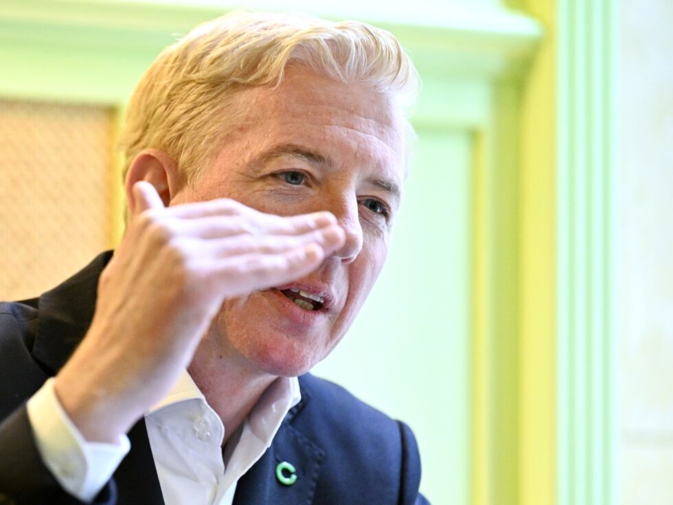 McDonald kritizira 'Wiener-zuerst-Mentalität' v obravnavi gostujočih pacientov