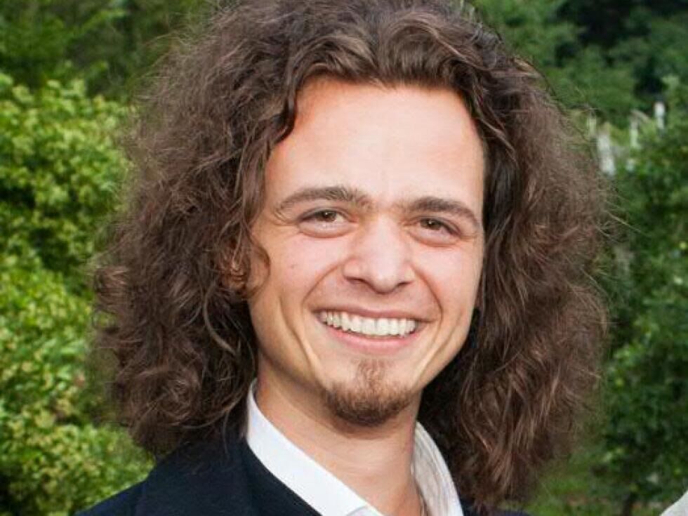 Meranske igre nadaljujejo tradicijo premier, Philipp Genetti kritizira kulturno politiko